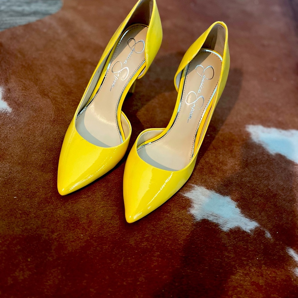 Jessica Simpson classy pump